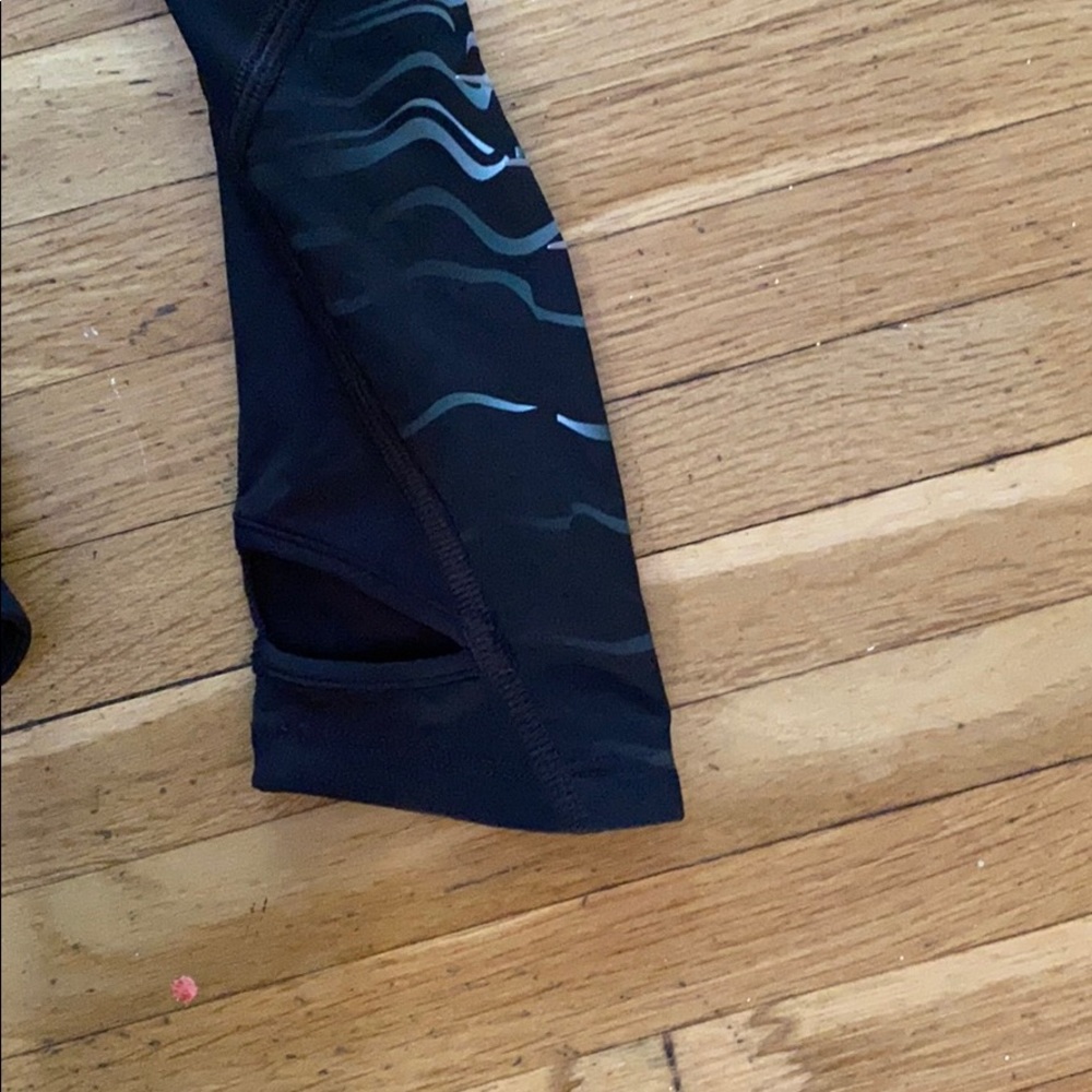 athletic performance top - Picture 3 of 4